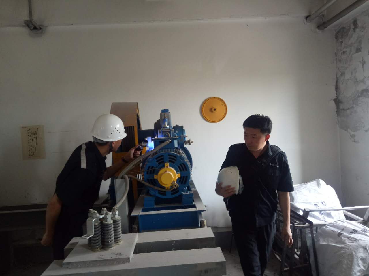 中吉特檢配合長春市質(zhì)量技術(shù)監(jiān)督局南關(guān)分局進行在用電梯安全排查工作 